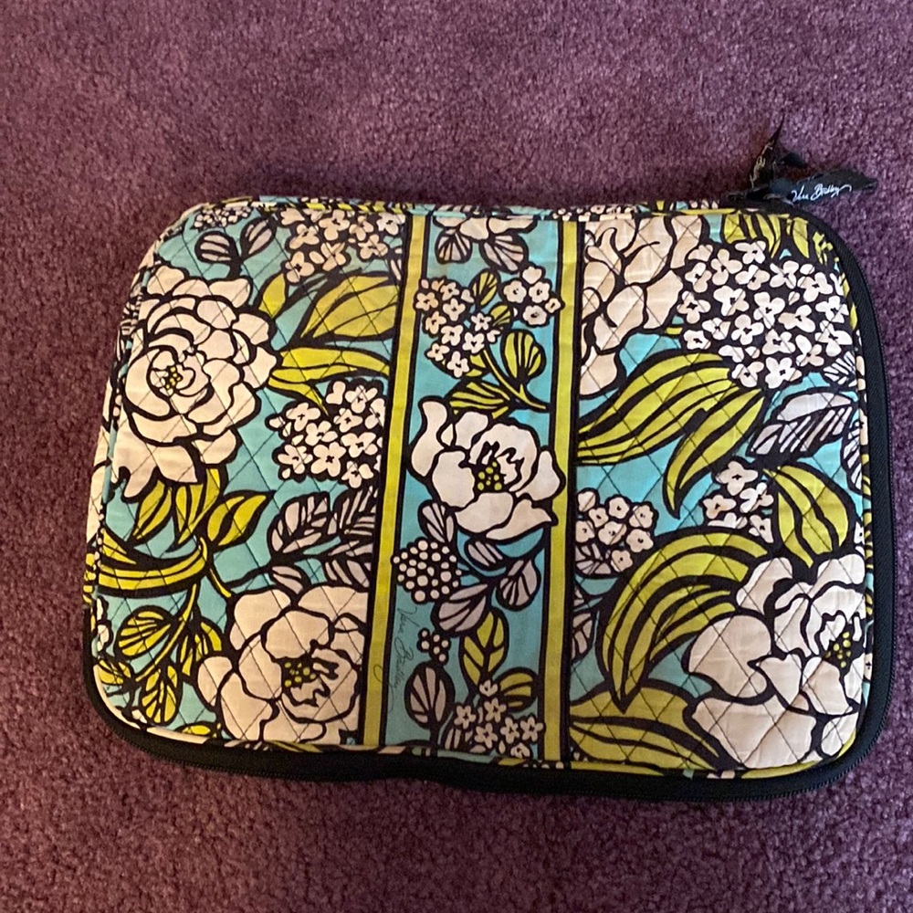 Vera Bradley laptop case with a pocket inside